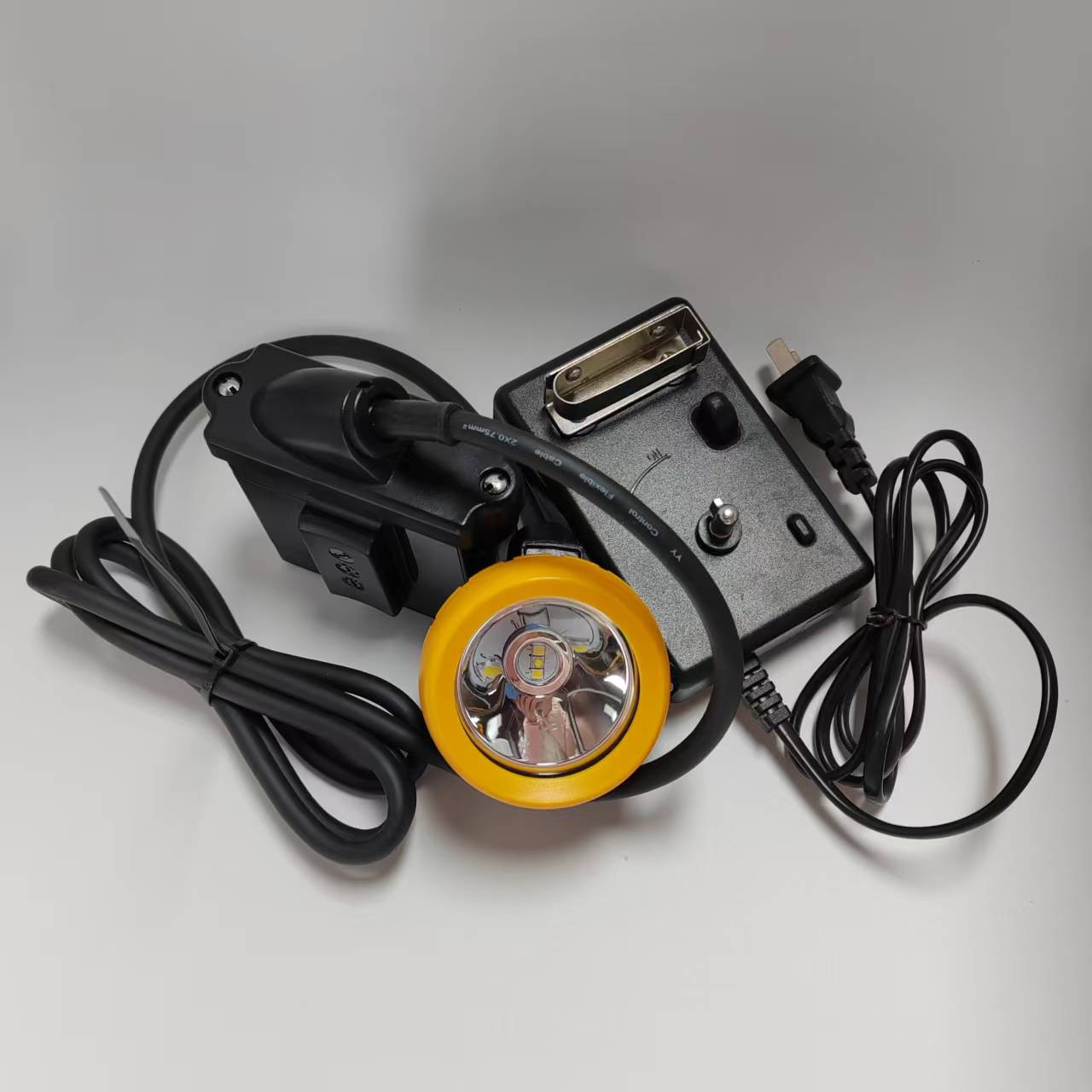 Explosion Proof Coal Miner Helmet Lamp 10000LUX 7.8ah IP68 Mining Cap Lamp