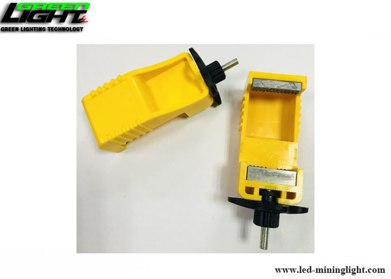 MCB 8.6mm Keyhole Nylon PA Circuit Breaker Lockout